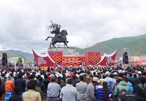 “送欢乐 下基层”半岛公司官方网站入口查询文艺志愿服务团青海玉树行