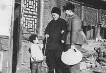 帮助探亲大娘找到儿子的家.jpg