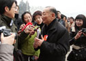 两会直击:遭遇记者“重重包围”的代表们