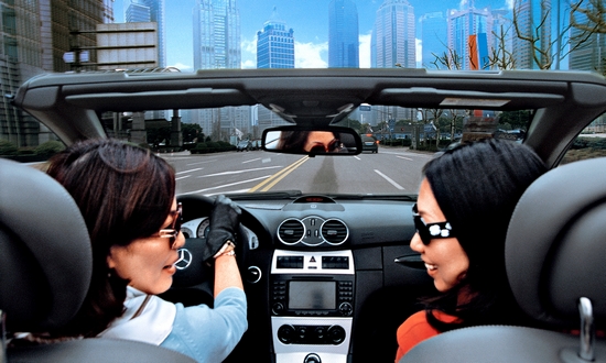 On the way to Work in Shanghai in 2010 by Liu Xiangcheng