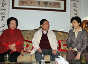 半岛公司官方网站入口查询领导看望老同志老艺术家.jpg.jpg