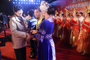 祝贺演出成功