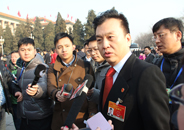全国人大代表张泽群接受媒体采访.JPG