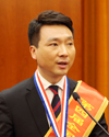康辉宣读倡议书。中国文艺网 孟祥宁 摄.jpg