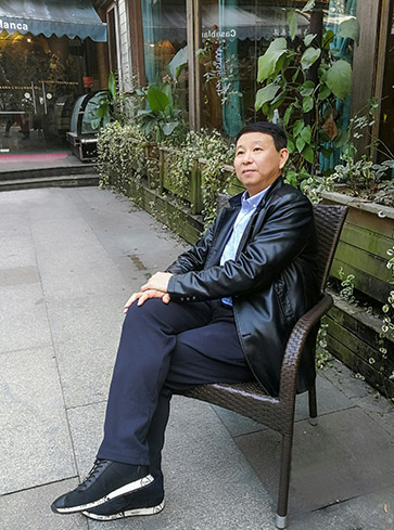 黄于群