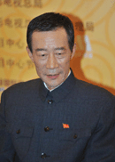 李雪健荣获优秀男演员奖.gif