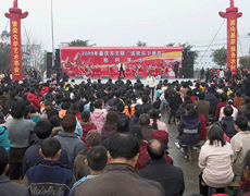 重庆市文联“送欢乐下基层”到涪陵区李渡街道开展慰问活动.gif