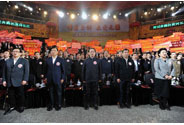 “情系玉树　大爱无疆”抗震救灾大型募捐活动在中央电视台中央演播大厅举行。中共中央政治局常委李长春出席活动并捐款。