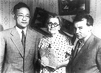 1954�꣬�ͽ���ǰ�����Ŷ������ڭ��ʾӣ�ͬ��ڭ�����������ǡ���ڭ����������ʫ���׹�������Ŧ�˺�Ӱ��