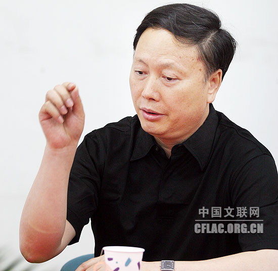 中国文联党组成员、副主席杨志今在送行会上讲话。中国文联网 康伟 摄