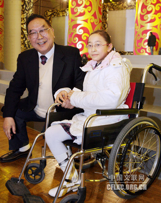 �й�����������ϯ��Ρ�ţ������봨��������²С��ڱ����а»ῪĻʽ���о��ʱ��ݵİ���Ů��������һ���й�������