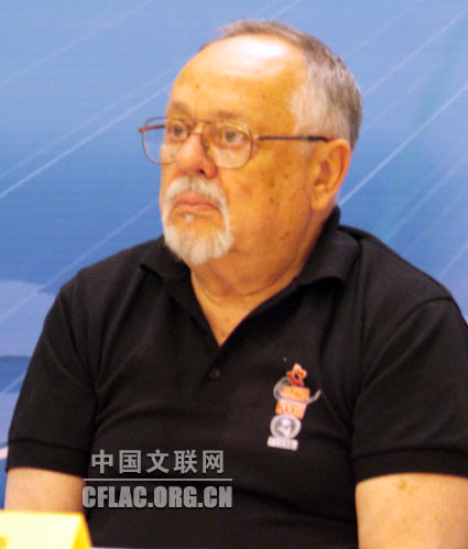 7月7日,2009年北京世界魔术大会新闻发布会在京举行。图为北京世界魔术大会艺术总监汉克·姆豪斯出席发布会。中国文联网 云菲摄影报道