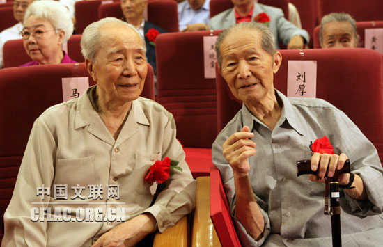 7��17��15ʱ�������й�����������ʮ�������ڱ�����������¡���ٿ���ͼΪ���ٲ��������������ֳ���̸���й������� ��������Ӱ����
