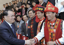 李长春参加海南代表团审议